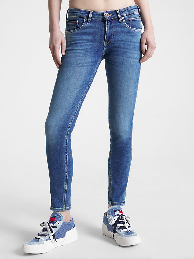 denim scarlett knöchellange skinny jeans mit niedrigem bund für damen - tommy jeans