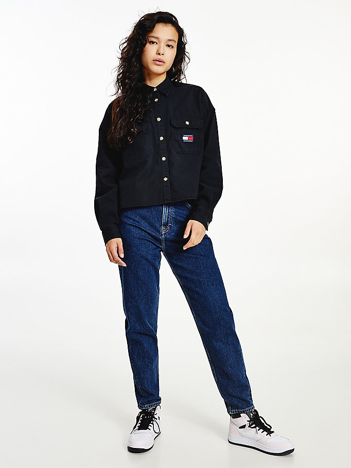 zwart cropped utility overhemd met tommy-badge voor women - tommy jeans