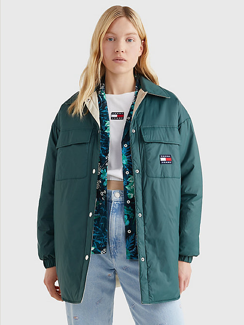 groen reversible gewatteerd shirtjack met badges voor women - tommy jeans