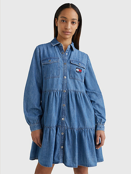 denim abgestuftes jeans-hemdkleid mit badge für damen - tommy jeans