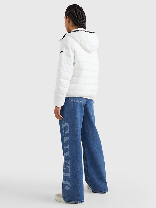 white essential steppjacke mit kapuze für damen - tommy jeans