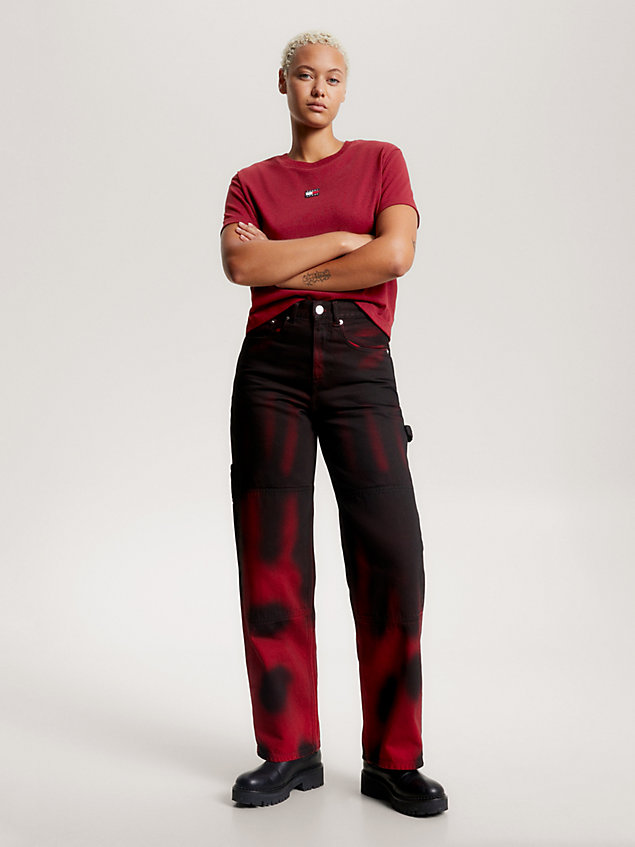 red t-shirt o klasycznym kroju z naszywką dla kobiety - tommy jeans