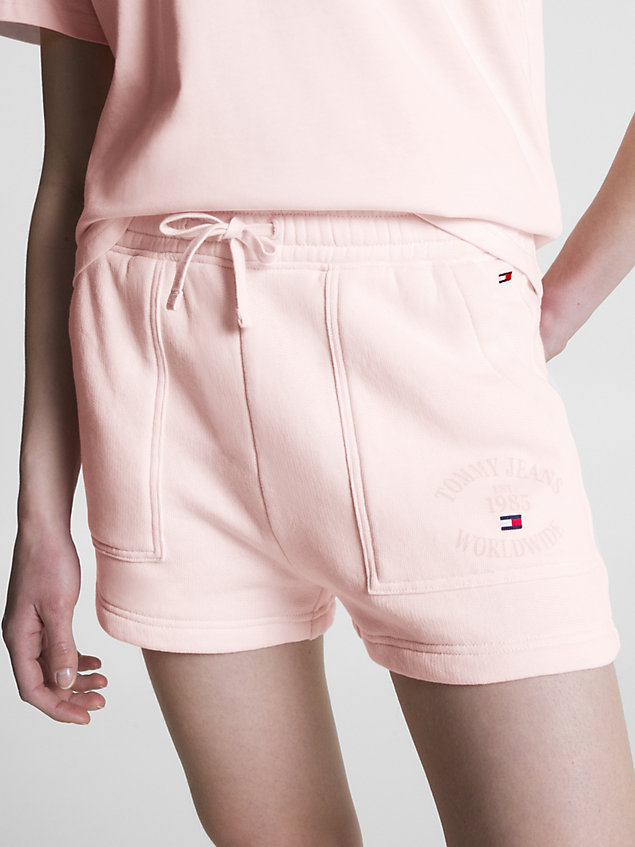 pink relaxed sweatshort met logo voor dames - tommy jeans