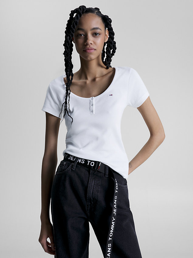white slim fit t-shirt aus rippstrick für damen - tommy jeans