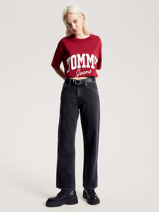 red varsity cropped t-shirt met logo voor dames - tommy jeans