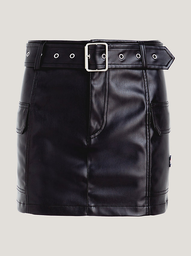 black minirock aus veganem leder mit gürtel für damen - tommy jeans