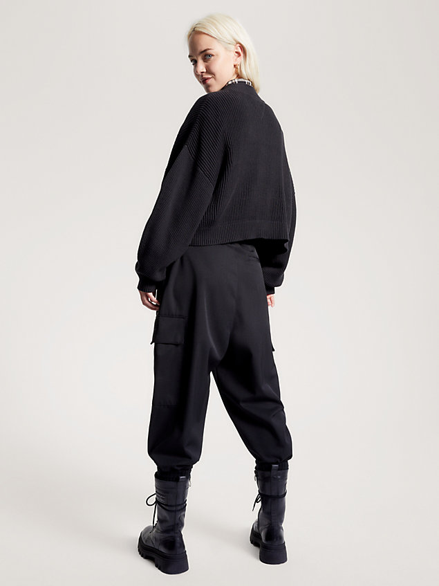 black luźny kardigan essential z dekoltem w szpic dla kobiety - tommy jeans