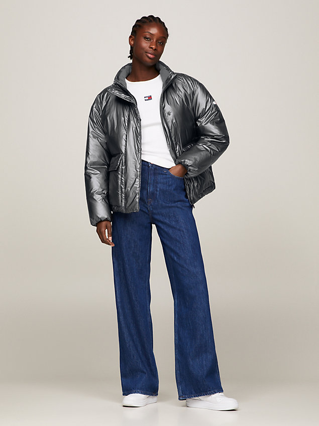 grey puffer-jacke mit metallic-finish für damen - tommy jeans