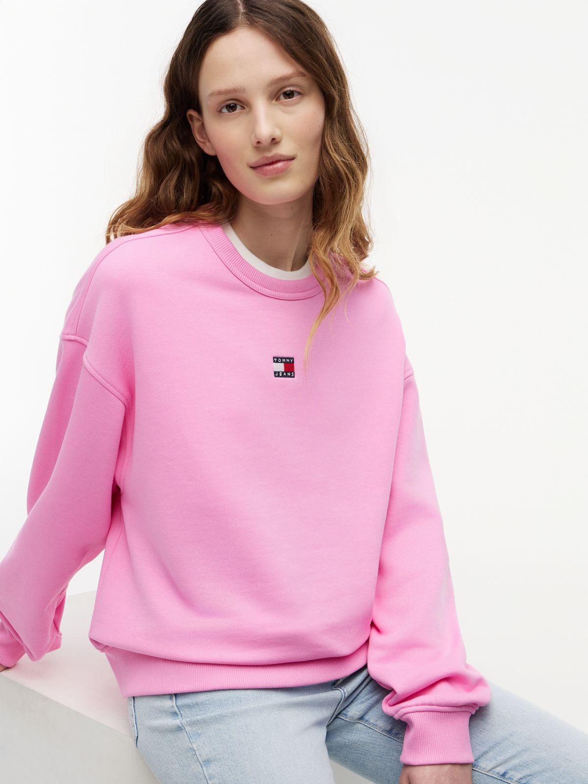Tommy Badge Boxy Fleece Sweatshirt — Pink