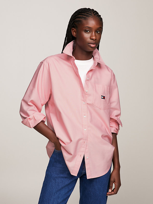 pink boyfriend overhemd met opgezette zak en badge voor dames - tommy jeans