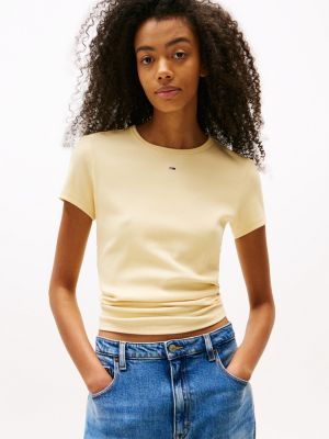 yellow geripptes slim fit t-shirt für damen - tommy jeans