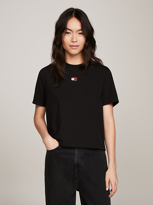 t-shirt classic fit squadrata con distintivo black da donne tommy jeans