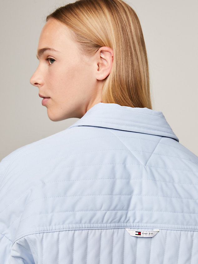 blue quilted overshirt met logo voor dames - tommy jeans