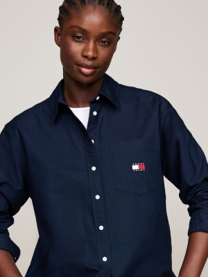 camicia boyfriend fit con distintivo blu da donne tommy jeans