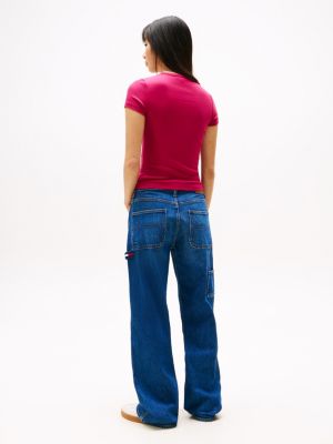 t-shirt ajusté tommy badge côtelé rose pour femmes tommy jeans