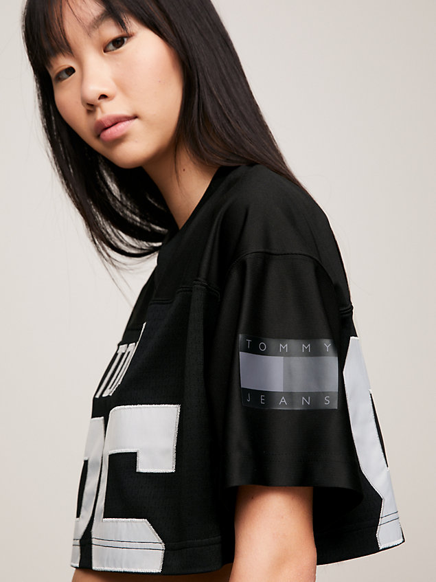 black tommy remastered oversized cropped t-shirt met logo voor dames - tommy jeans