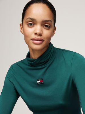 zielony t-shirt z długim rękawem i naszywką tommy dla kobiety - tommy jeans