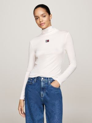 beige slim fit longsleeve t-shirt met tommy-badge voor dames - tommy jeans