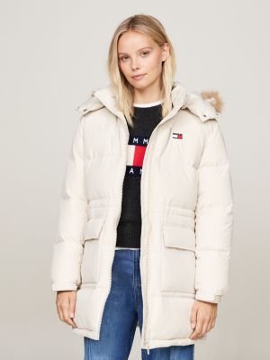 beige longline alaska pufferjack met donsvulling voor dames - tommy jeans