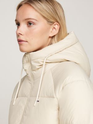 beige puffer-jacke mit kapuze und reißverschluss für damen - tommy jeans