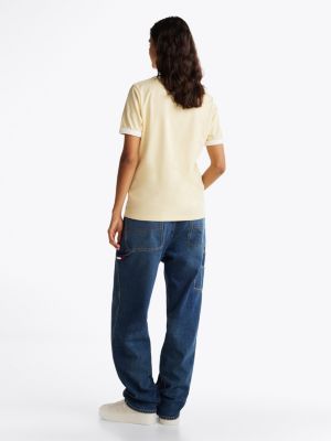 t-shirt décontracté à logo cursive contrasté jaune pour femmes tommy jeans