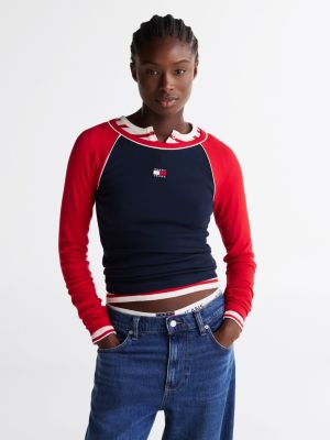 t-shirt ajusté tommy badge à manches longues multi pour femmes tommy jeans