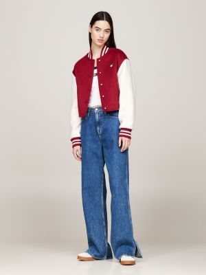 chaqueta cropped de estilo universitario roja de mujeres tommy jeans