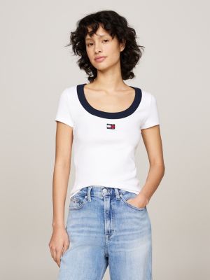 white tommy badge contrast scoop neck t-shirt for women tommy jeans