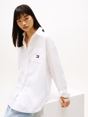 chemise oxford oversize tommy badge white pour femmes tommy jeans