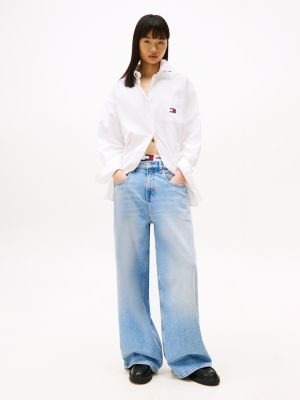 wit oversized oxford-overhemd met tommy-badge voor dames - tommy jeans