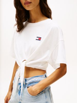 white tommy badge cropped knot t-shirt for women tommy jeans