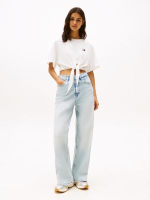 white tommy badge cropped knot t-shirt for women tommy jeans