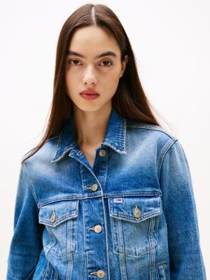 veste trucker en denim à blason brodé au dos bleu pour femmes tommy jeans