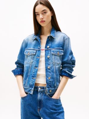 veste trucker en denim à blason brodé au dos bleu pour femmes tommy jeans