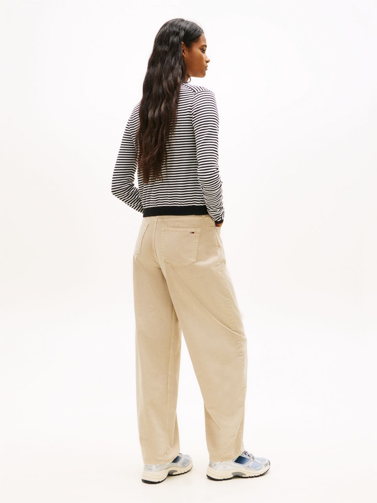 Slim Crew Neck Cardigan — Black