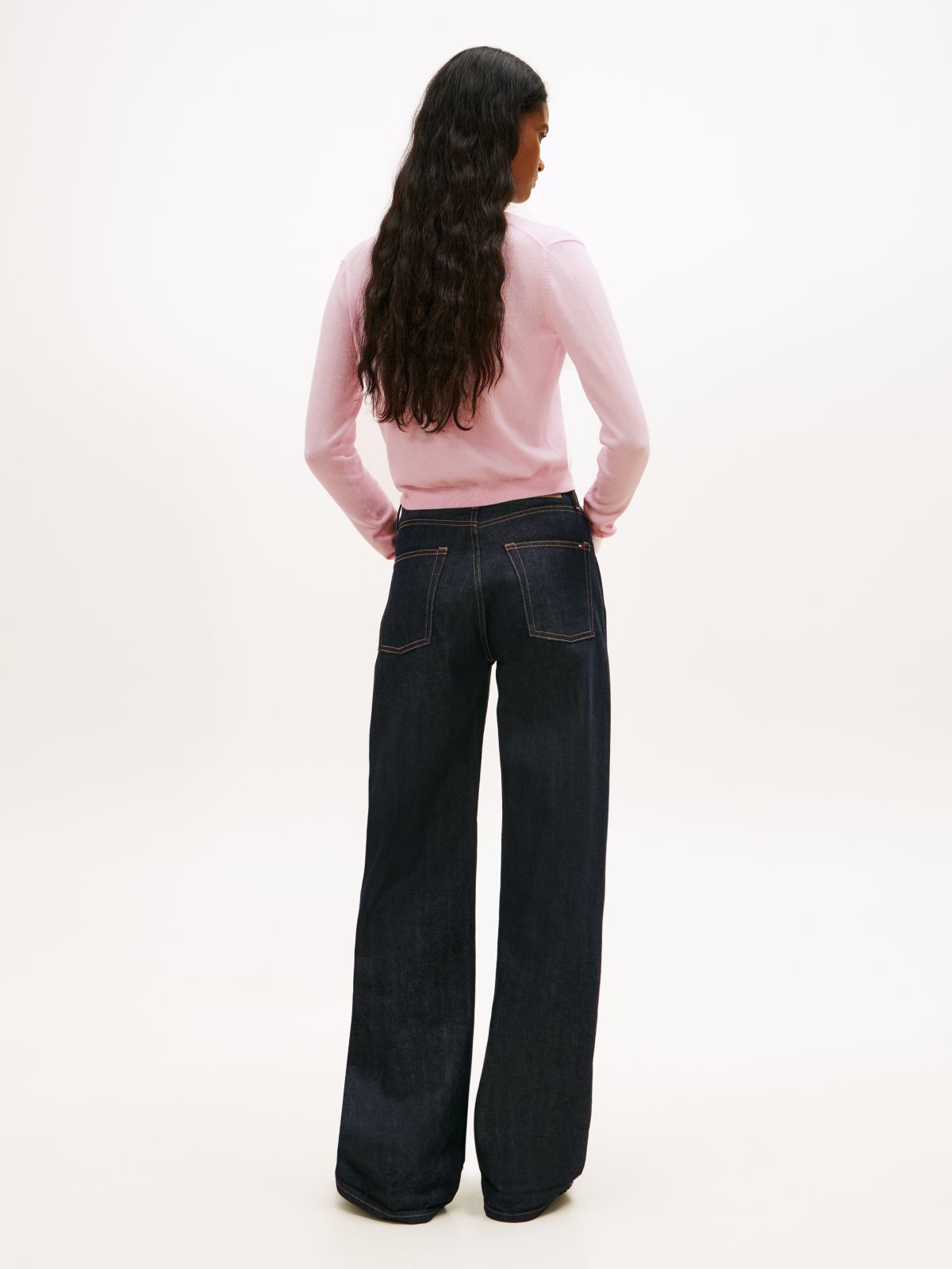 Slim Crew Neck Cardigan — Pink