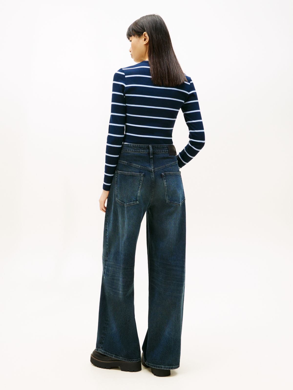 Mid Rise Loose Wide Leg Jeans — Blue