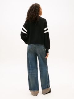 Intarsia Logo V-Neck Relaxed Jumper — Black 4