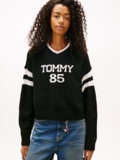 Intarsia Logo V-Neck Relaxed Jumper — Black 1