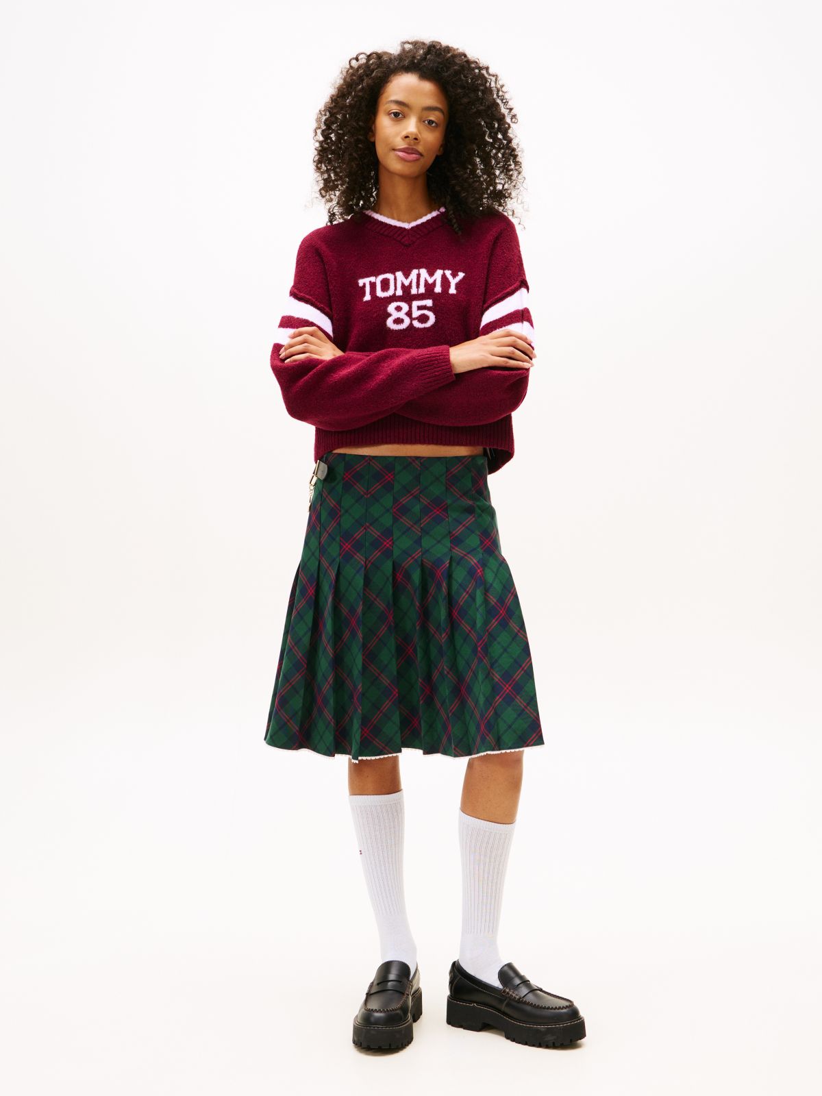 Intarsia Logo V-Neck Relaxed Jumper — Red