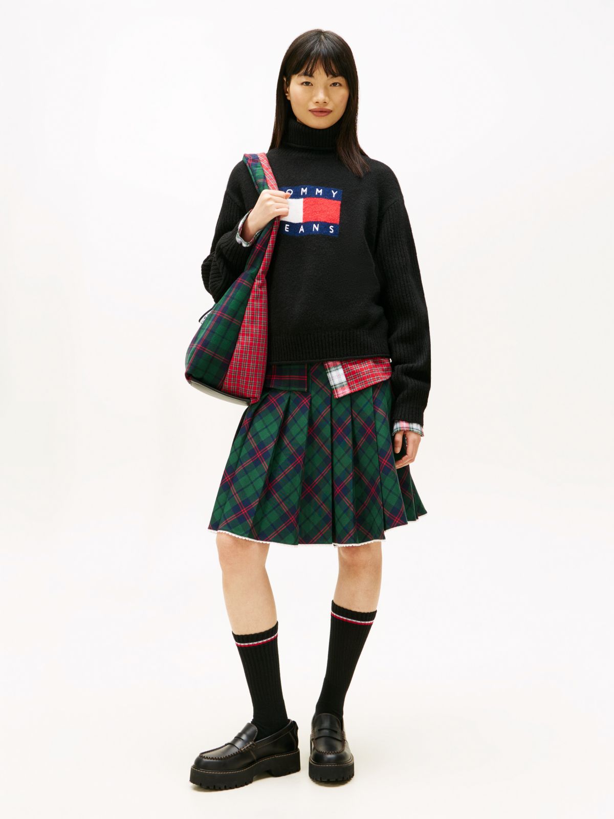 Tommy Flag Intarsia Relaxed Turtleneck Jumper — Black