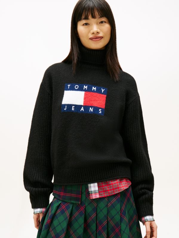 Tommy Flag Intarsia Relaxed Turtleneck Jumper — Black