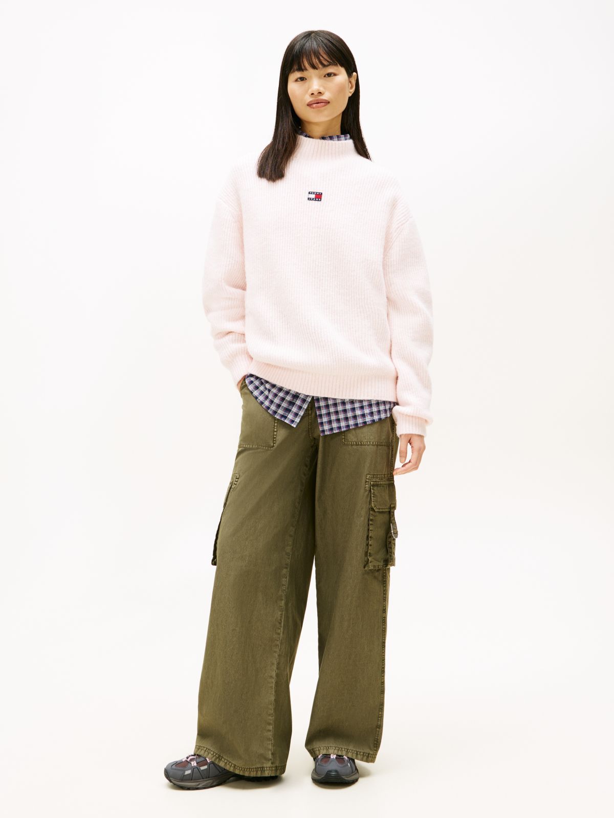Tommy Badge Relaxed Mock Neck Jumper — Pink