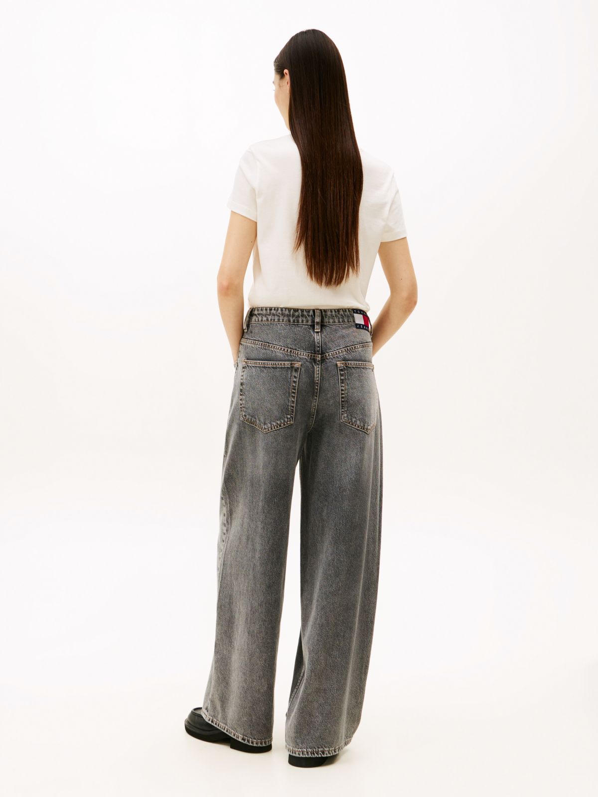 Mid Rise Loose Wide Leg Jeans — Grey