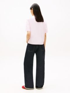 Tommy Badge Boxy Crew Neck T-Shirt — Pink 4