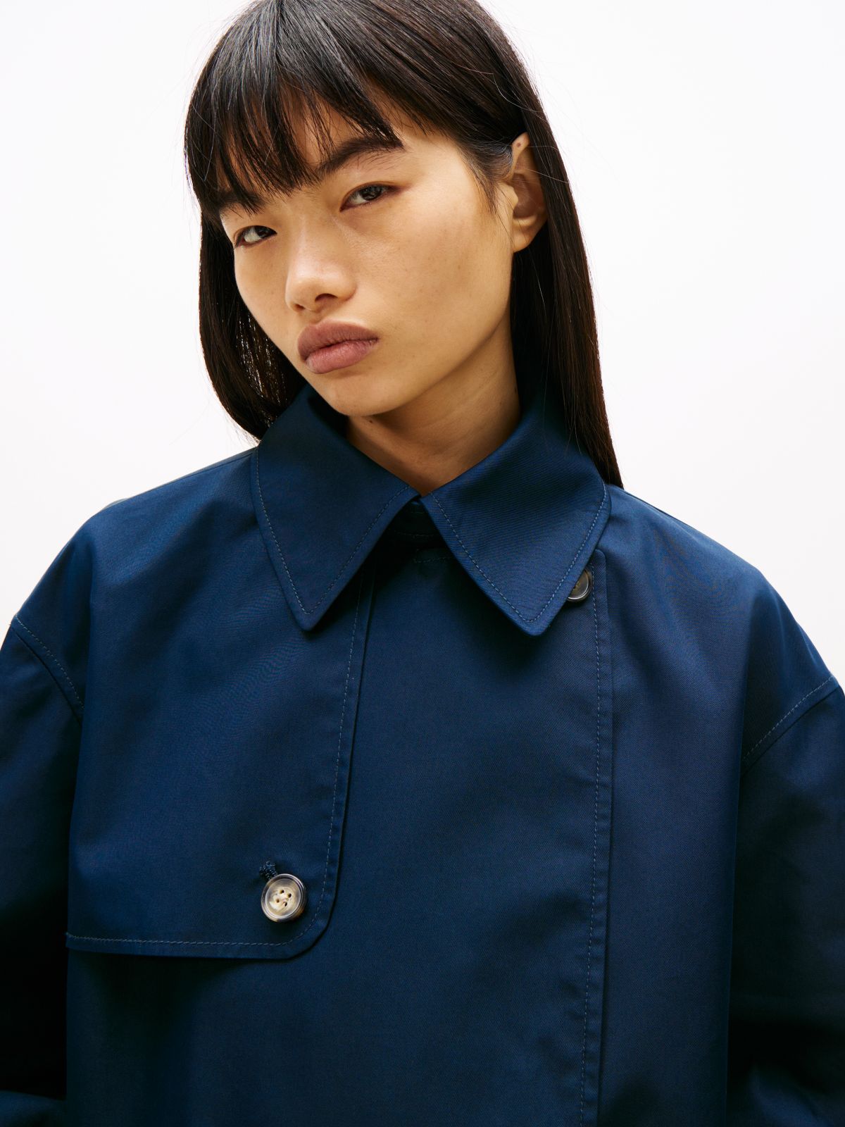 Water Repellent Relaxed Short Trench Coat — Blue