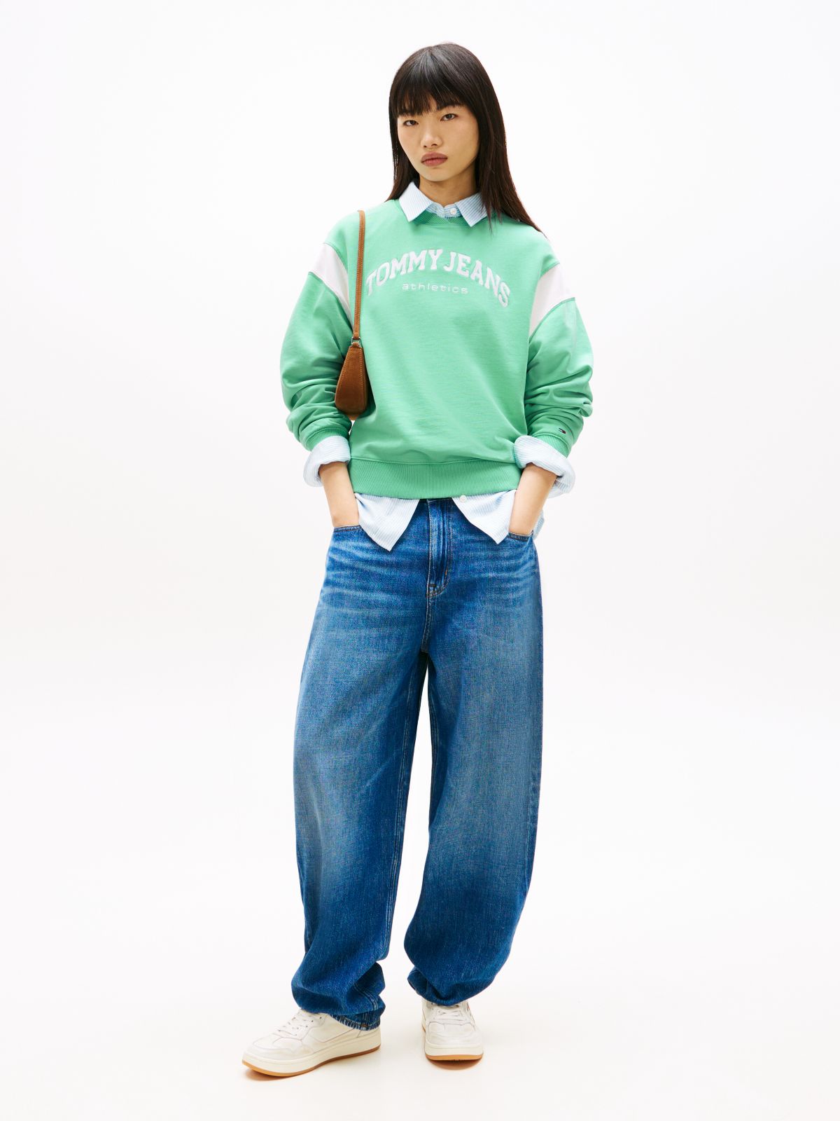 Contrast Logo Embroidery Boxy Sweatshirt — Green