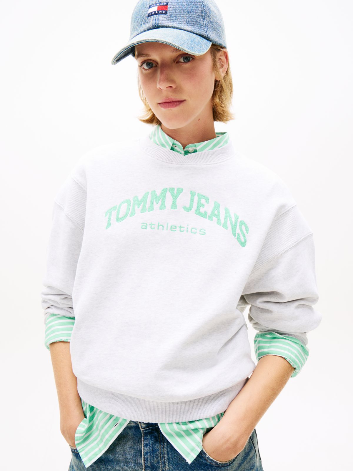 Contrast Logo Embroidery Boxy Sweatshirt — Grey
