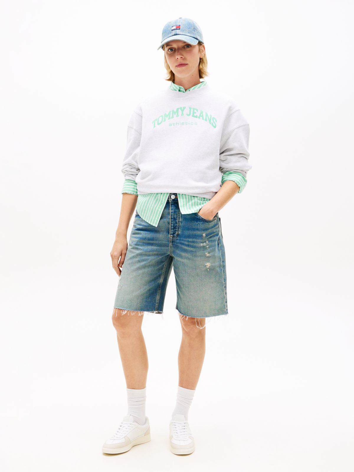 Contrast Logo Embroidery Boxy Sweatshirt — Grey