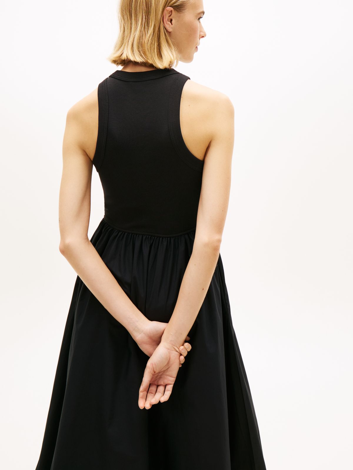 Slim Sleeveless Poplin Maxi Dress — Black